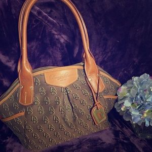 Vintage Dooney & Bourke signature bucket bag